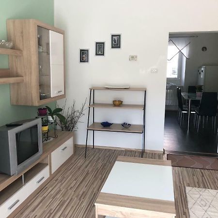 פוסטוינה Apartma Mahnic מראה חיצוני תמונה