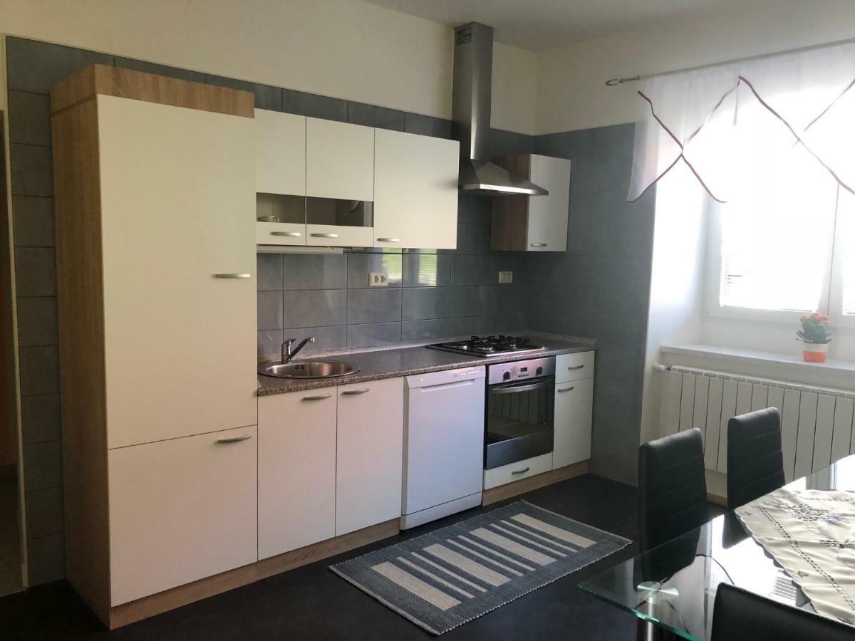 פוסטוינה Apartma Mahnic מראה חיצוני תמונה