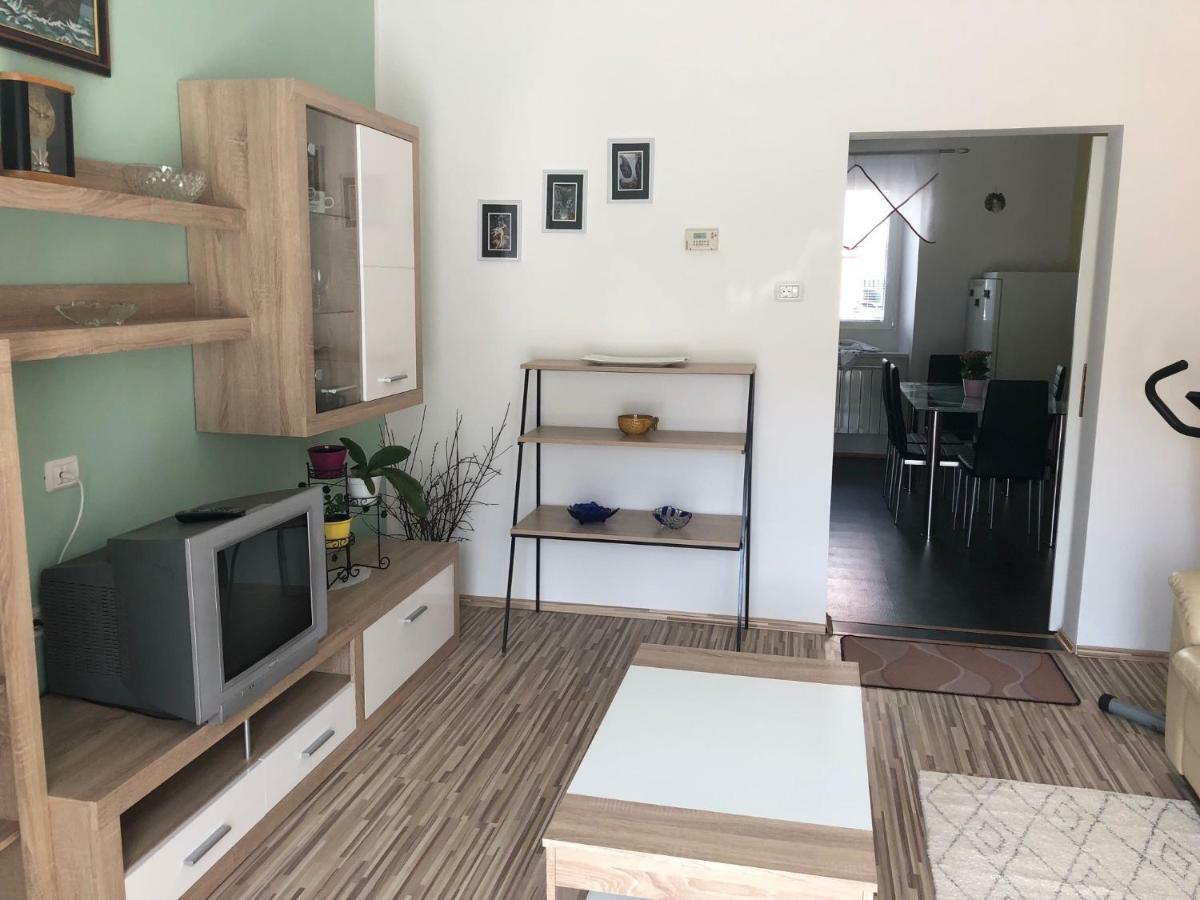 פוסטוינה Apartma Mahnic מראה חיצוני תמונה